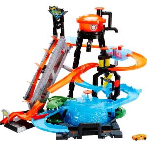 imageHot Wheels City Car Wash and Giant GatorGator Car Wash